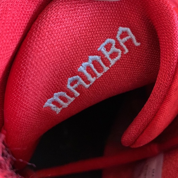 Hi everyone, these are my customized Kyrie 6 basketball shoe - Picture 5 of 7